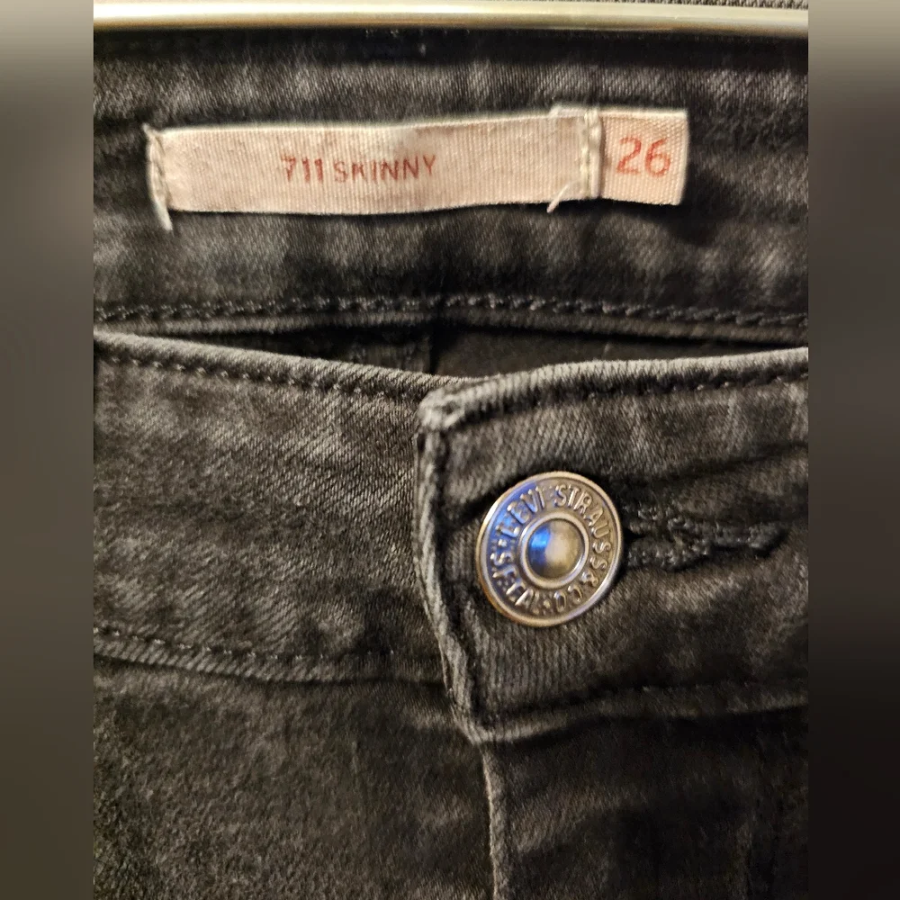 Levi's 711 Skinny Jeans Women’s W26 L30 Black Stretch